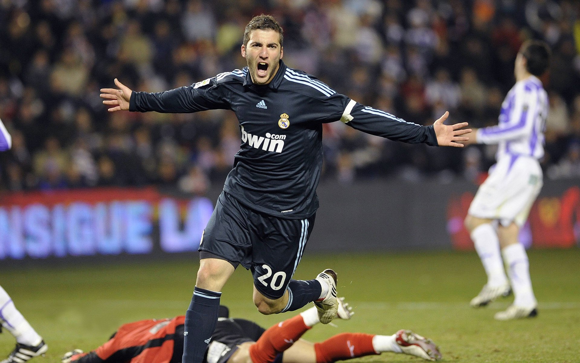 开云体育app-当轻取遇上惊艳，一场比赛背后的体育叙事解构